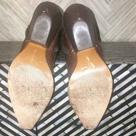 BCBG Brown Heeled Boots Western Style - Picture 5 of 5